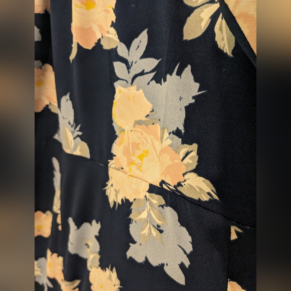 Candie's navy and floral dress - Picture 4 of 10